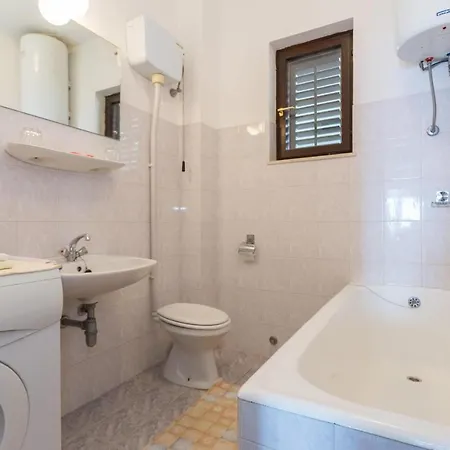 Perovic-double With External Bathroom And Sea View