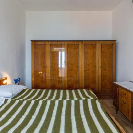 Perovic-double With External Bathroom And Sea View
