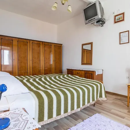 Apartment Perovic-double With External Bathroom And Sea View